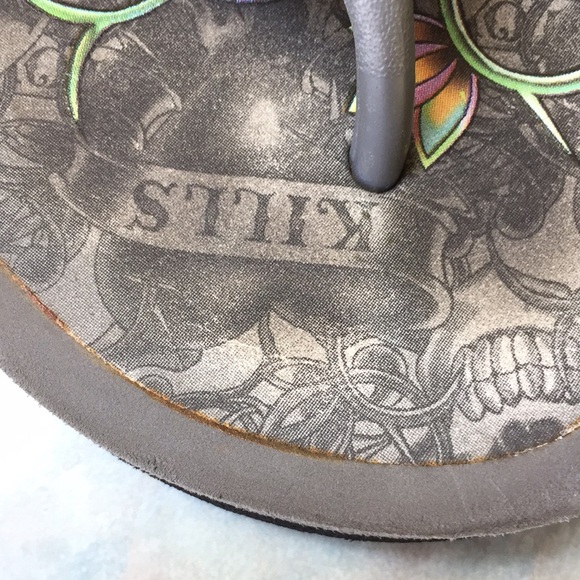 Ed Hardy flip flops ( sz 5/6) - Picture 10 of 13